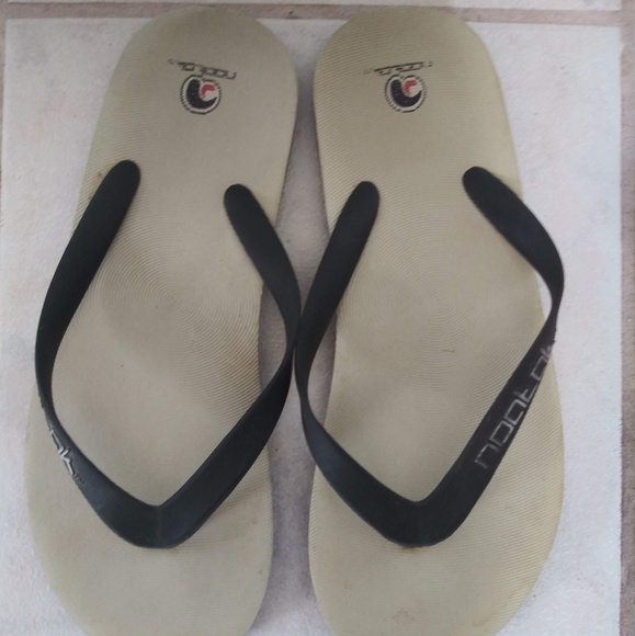 Flip flops - Picture 1 of 2